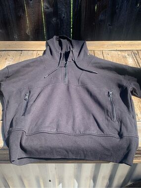 Women’s cropped workout hoodie